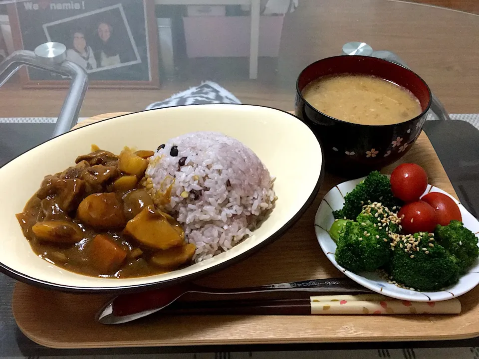 カレーライス🍛|よぉ〜さん