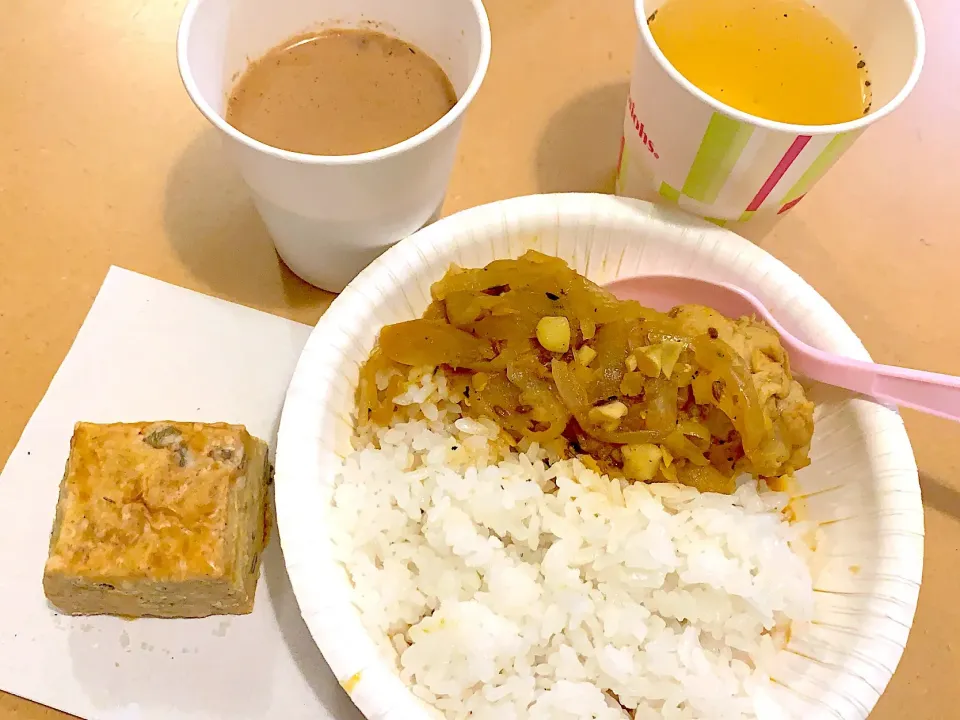 薬膳カレー🍛とミントチャイと胡桃と生姜のスコーン|yumyum😋さん