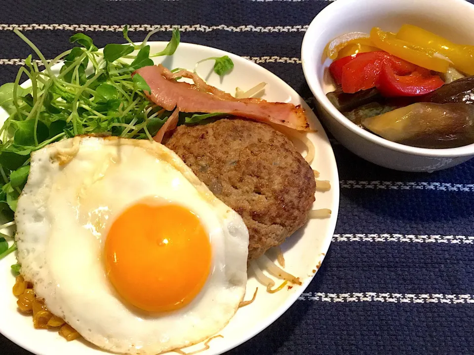 お夕飯:目玉焼きハンバーグ|usuiさん