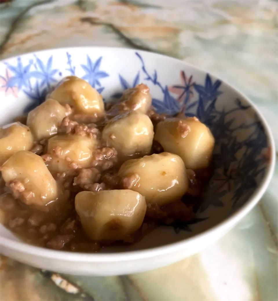 里芋のあんかけそぼろ煮🥔|あるぱかさん