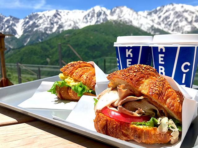 昼ごはんCITY BAKERYのクロワッサンサンド 白馬豚とタマゴ/砂雪