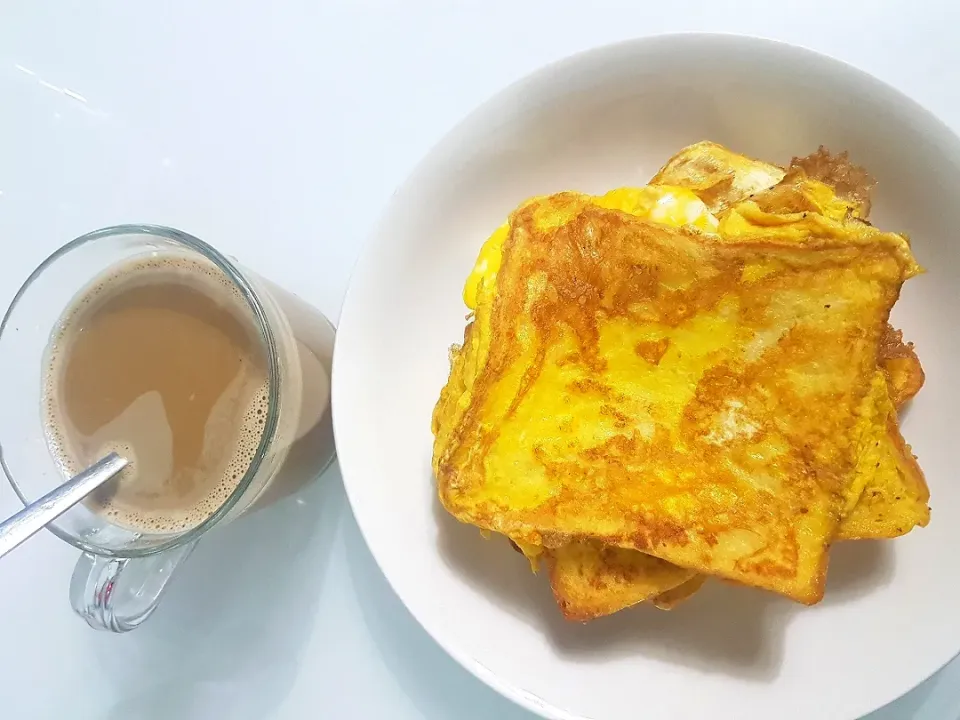 Snapdishの料理写真:French toast breakfast 😋 quick & easy
sprinkle with pink Himalayan salt & butter|🌷lynnlicious🌷さん