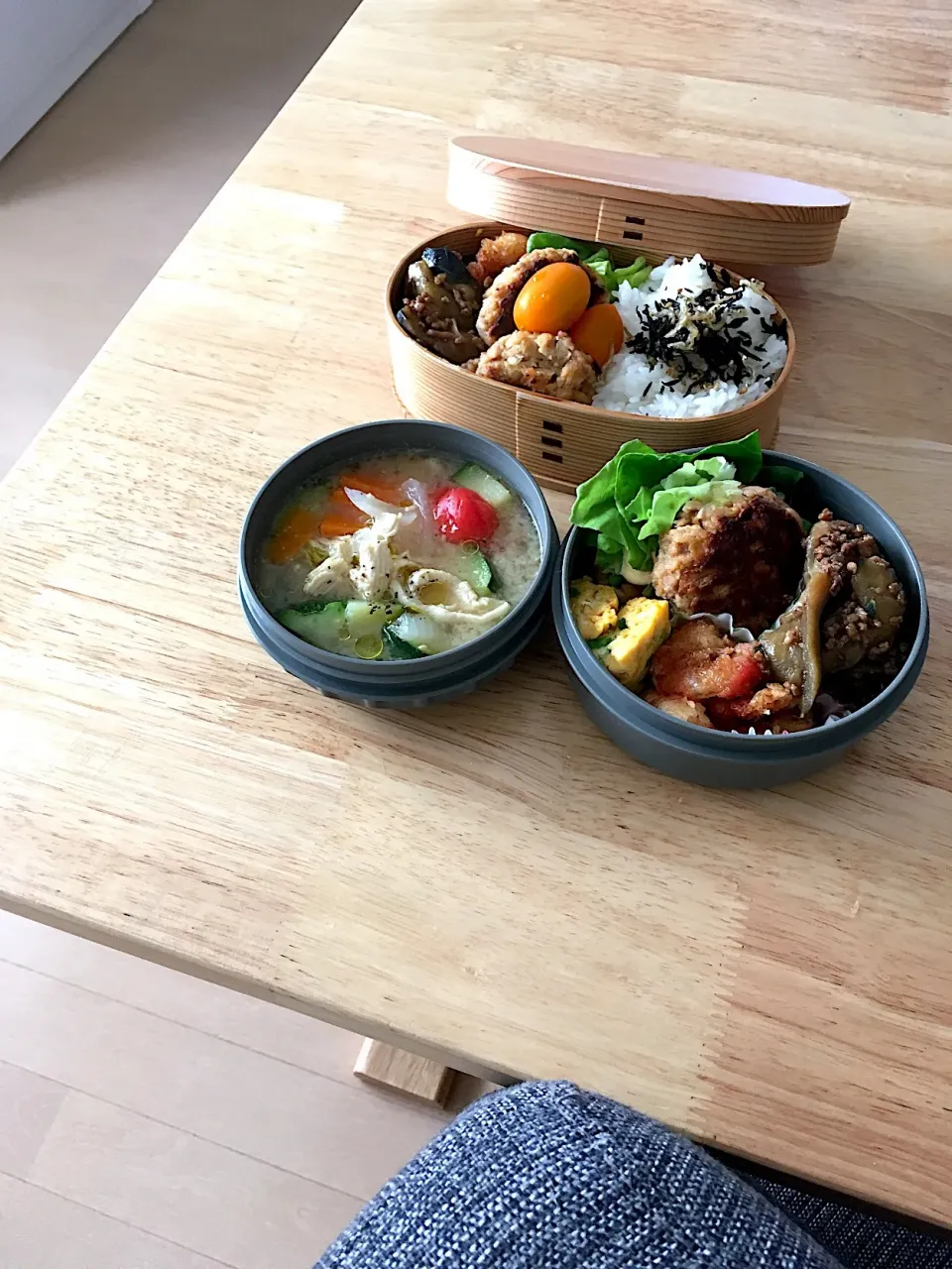 今日のお弁当🍙
ハンバーグ
海老フライ
麻婆茄子
ネギ入り卵焼き
サラダ菜
ズッキーニとプチトマトの白味噌仕立て味噌スープ
ご飯|さくたえさん