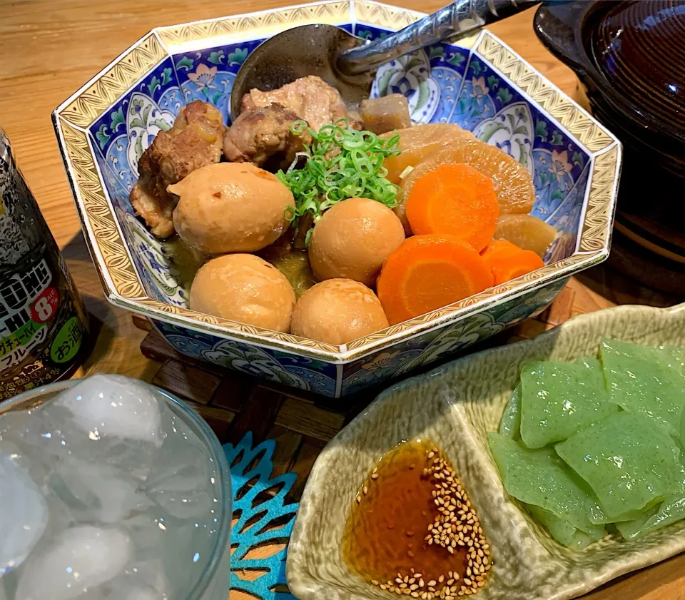 Snapdishの料理写真:郷土料理（豚軟骨煮込み）で ひとり家飲みー(T ^ T)|え〜かさん