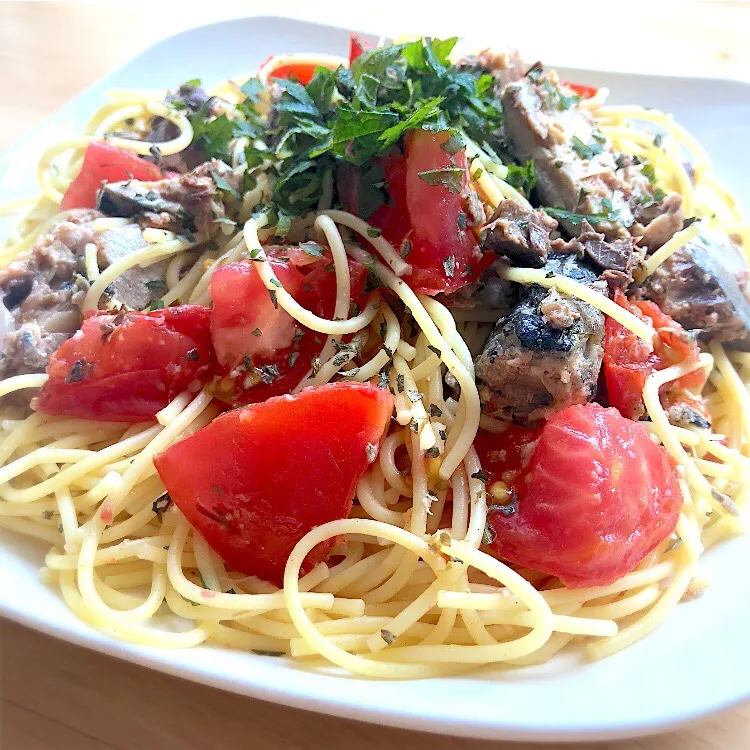 サバ缶とトマトのハーブパスタ|❁❁❁さん