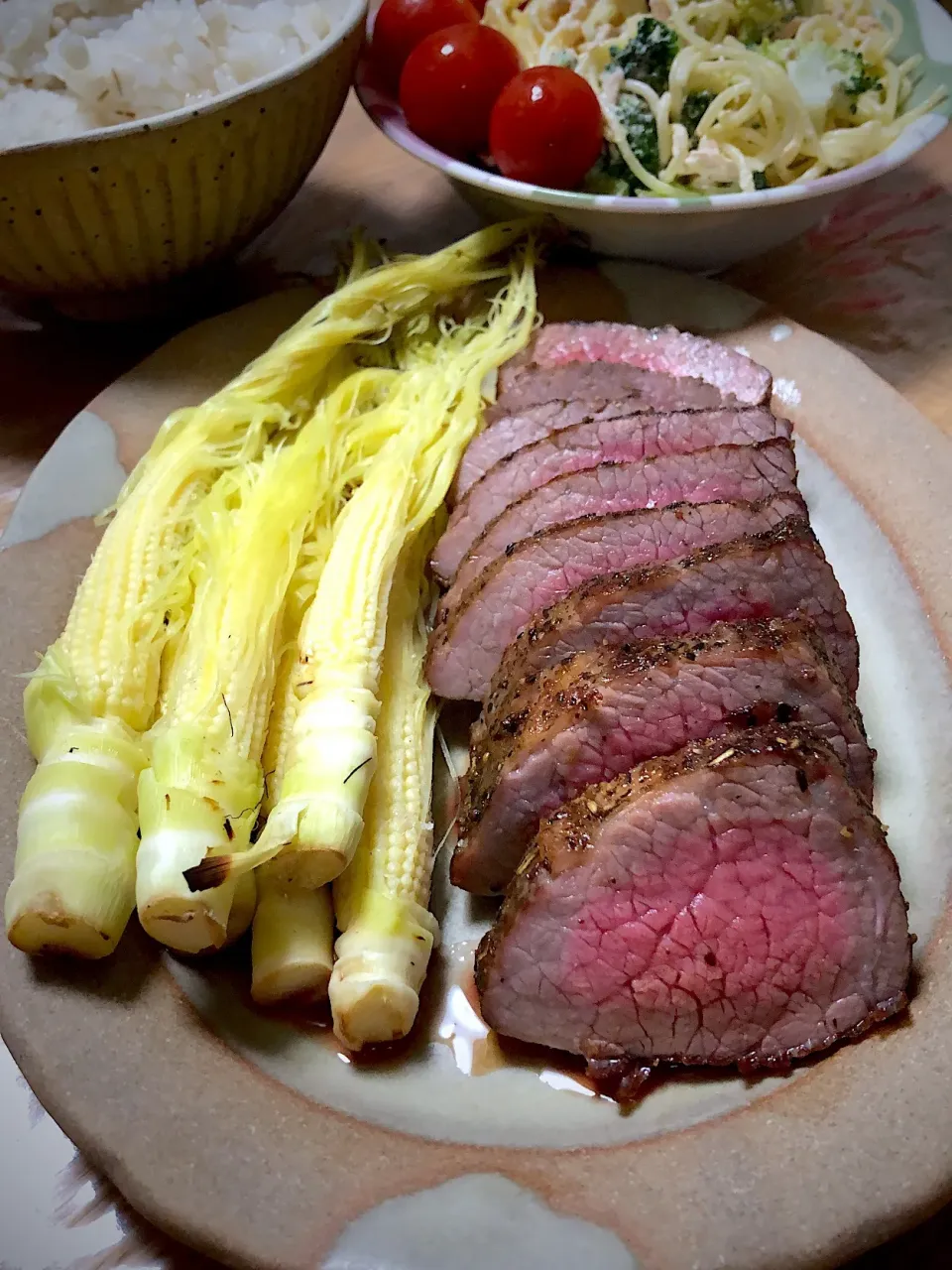 レモン塩のローストビーフ 焼きヤングコーン  ツナとブロッコリーのスパゲティサラダ|ミウトおかんさん