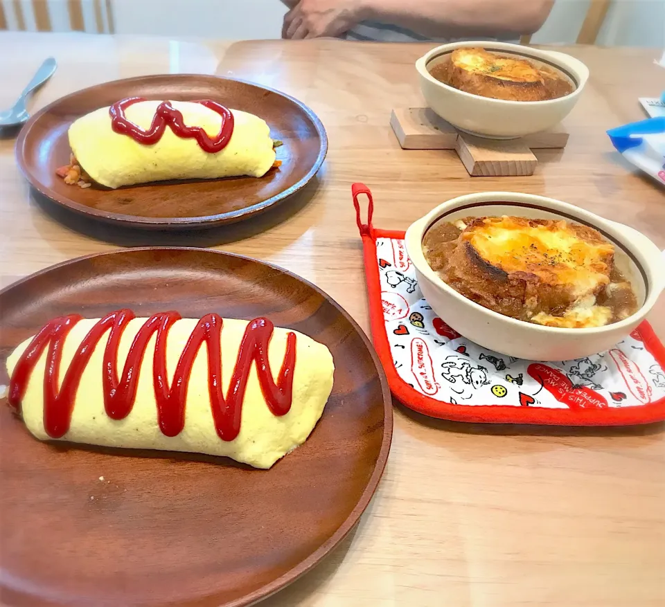 Snapdishの料理写真:♡純子♡さんの料理 ぼよよ～ん🎶なオムライス😆💕|さきさん