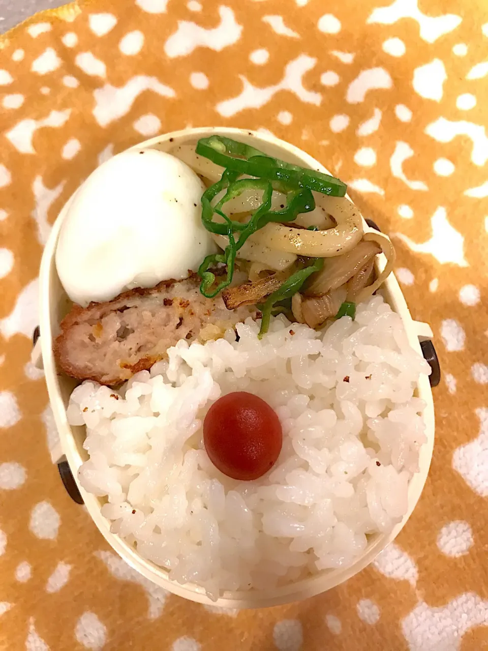 Snapdishの料理写真:2019,06,04 お弁当
#ゆで卵
#焼うどん
#野菜炒め
#メンチカツ|ATSUMIさん