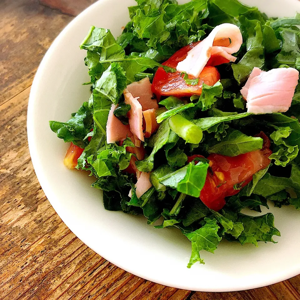 ビネガースタイルで簡単ケールサラダ🥗|アッツさん