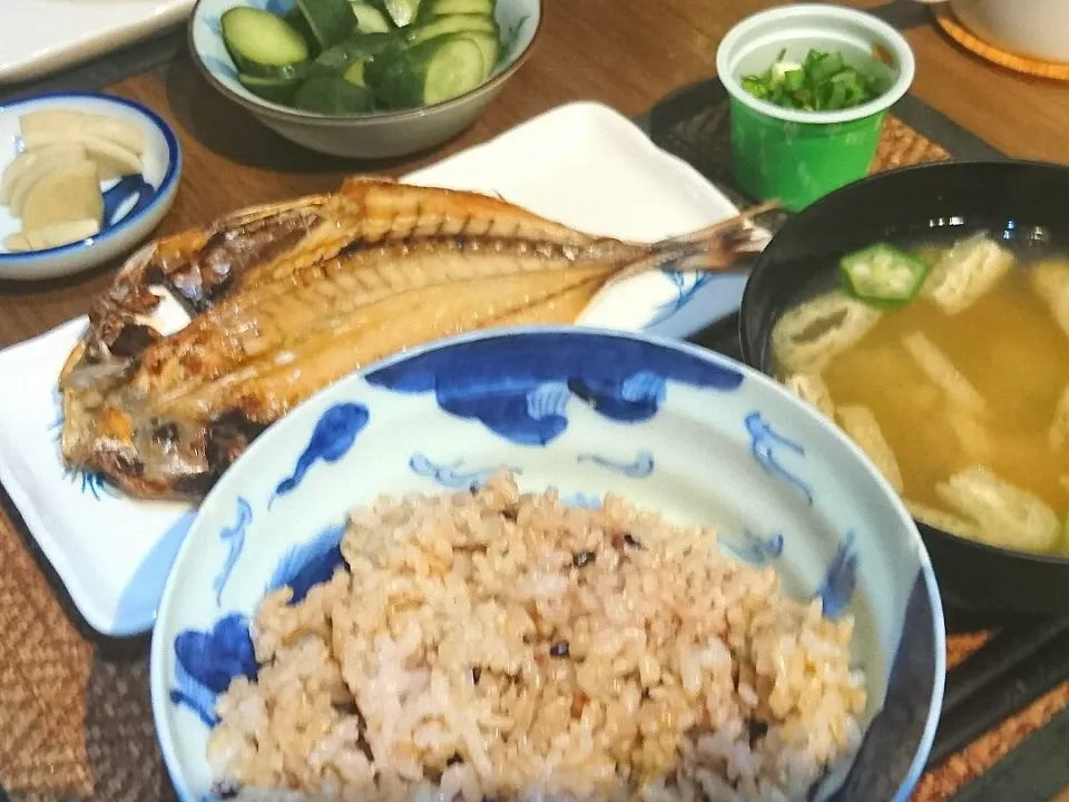 アジの開き&納豆&オクラの味噌汁|まぐろさん