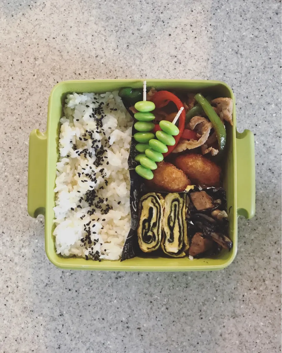 焼肉 ひじき煮弁当🍱

 #高校生男子弁当  #部活弁当  #弁当  #お弁当 #|ちっくんさん