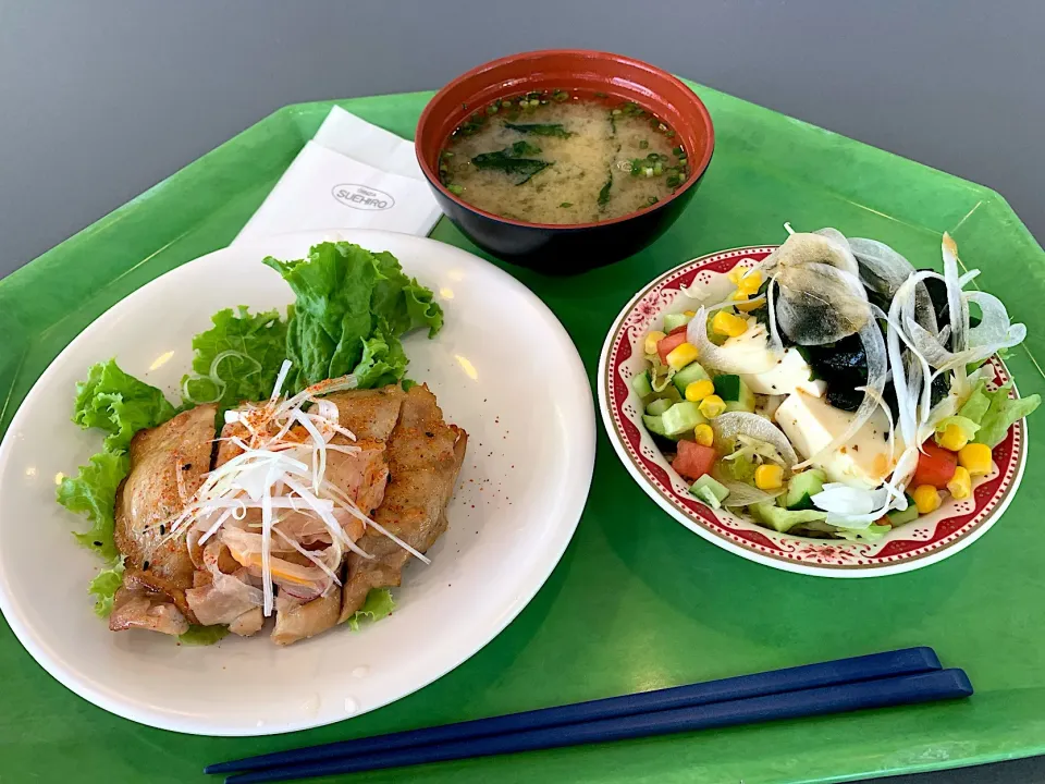 Snapdishの料理写真:若鶏の南蛮焼、豆腐サラダ、味噌汁|Tadahiko Watanabeさん