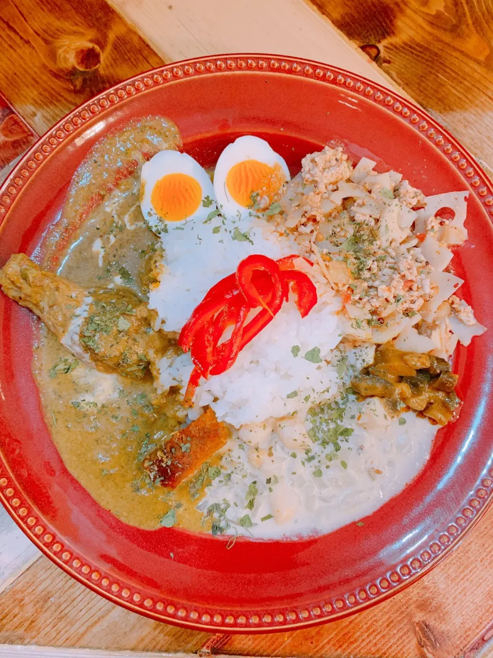 蒲生四丁目 spice curry BON’S レンコンキーマ ほうれん草 ミルキーマ3種盛り|papicoさん