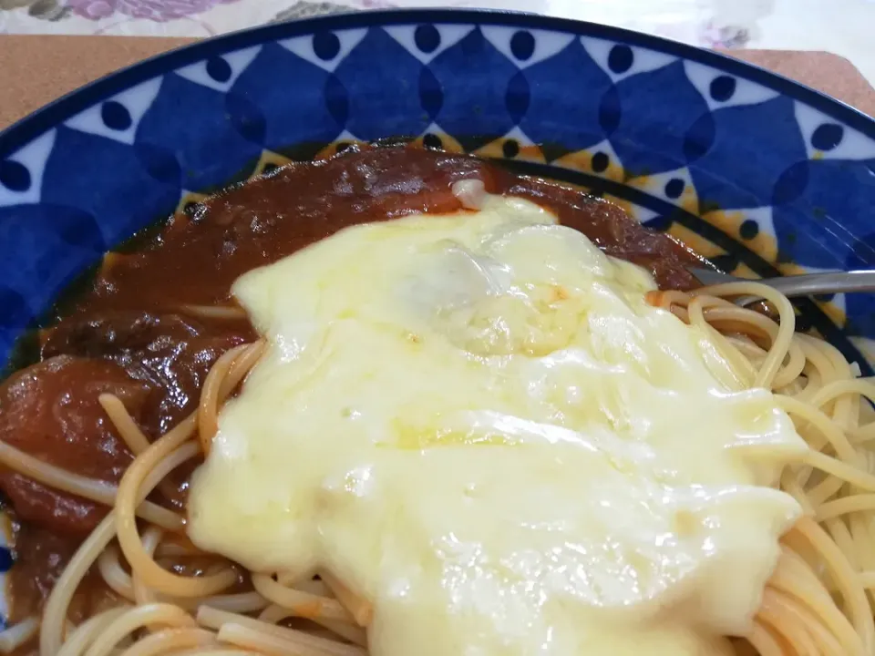 令和元年6月4日
きのうのビーフシチューをパスタで
トロ〜りチーズのせ🧀|たえさん