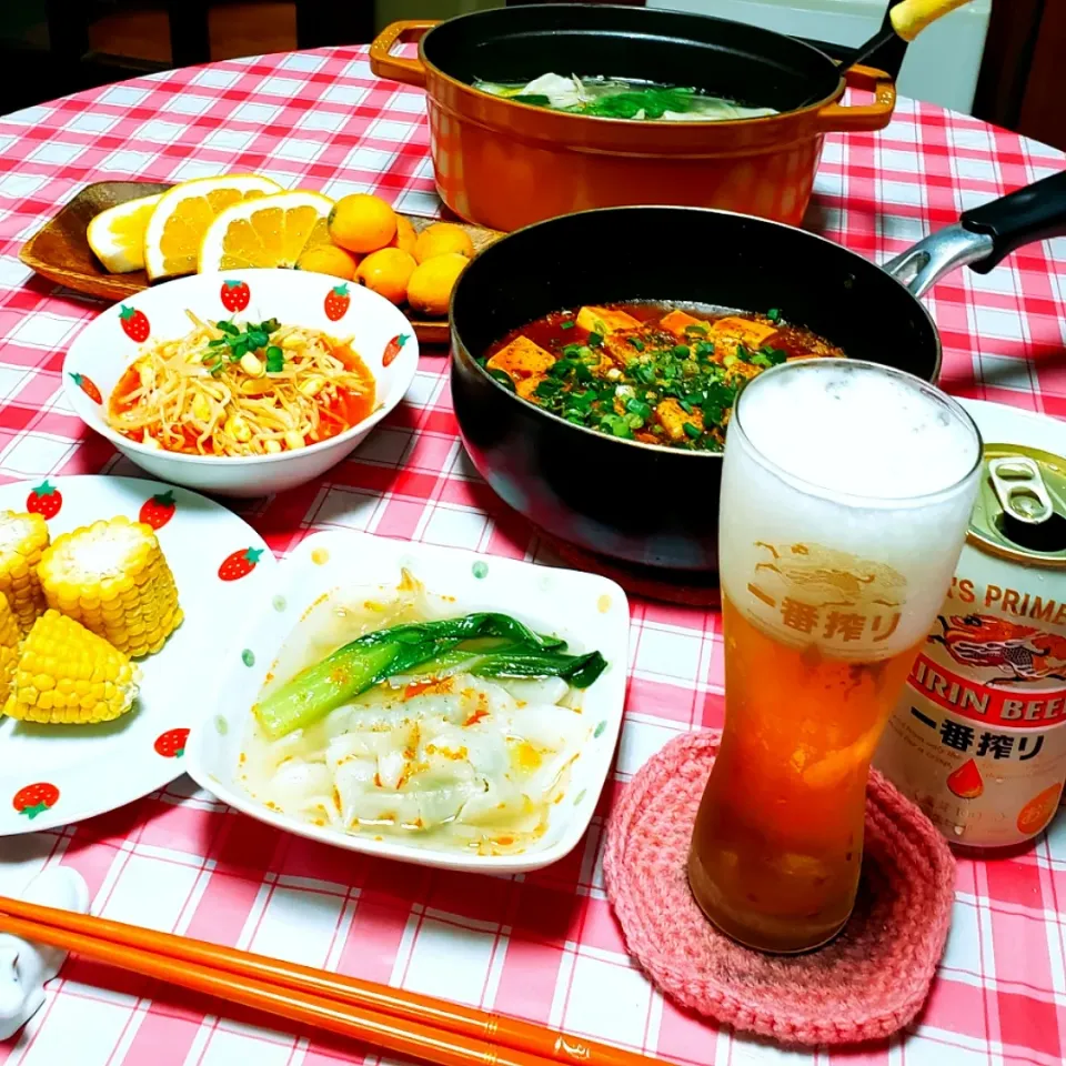 チンゲン菜と餃子の中華ス－プ
麻婆豆腐
トウモロコシ🌽
もやしキムチ
愛媛の美生柑🍊にびわ|yukaringoさん