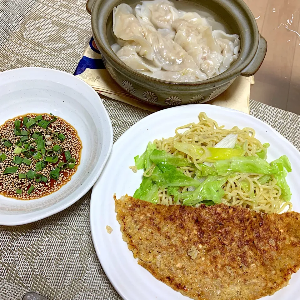 Snapdishの料理写真:もち麦入り水餃子・焼きそば・オムレツ笑|ともこさん