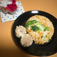 シャキシャキ食感が美味しい😋レタスチャーハン