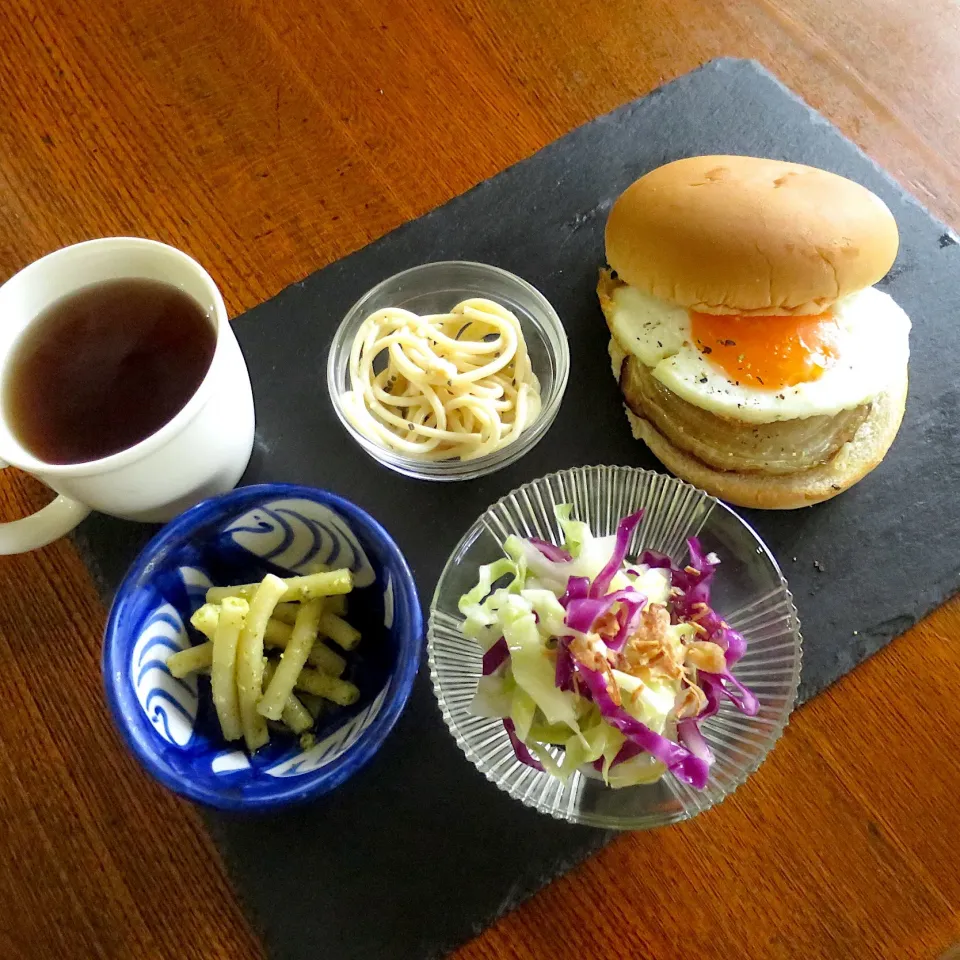 朝は目玉焼きバーガープレート|Kさん