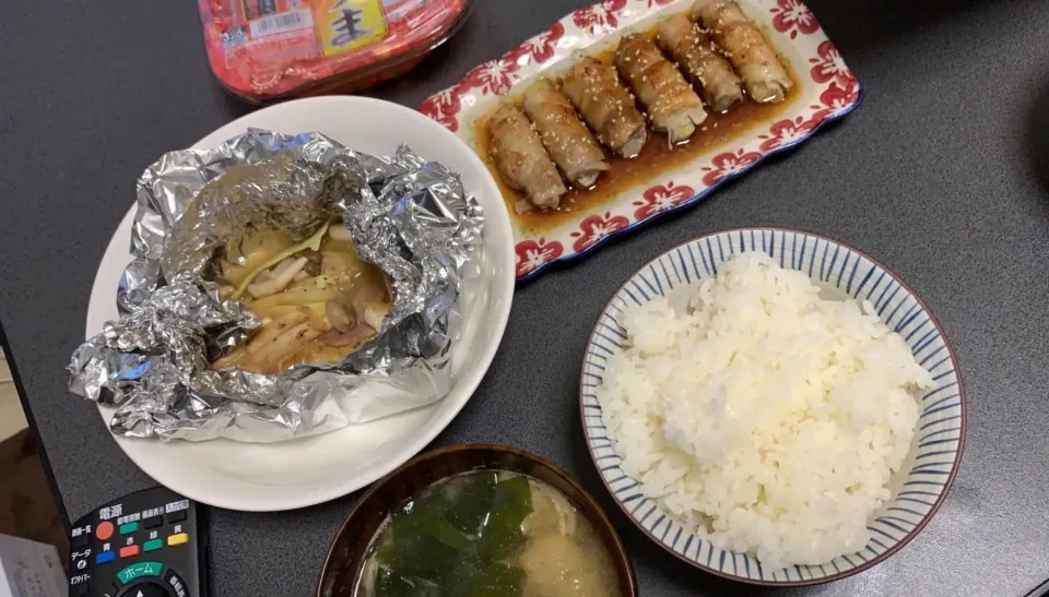 野菜のホイル焼きと肉巻き🥺|あやさん