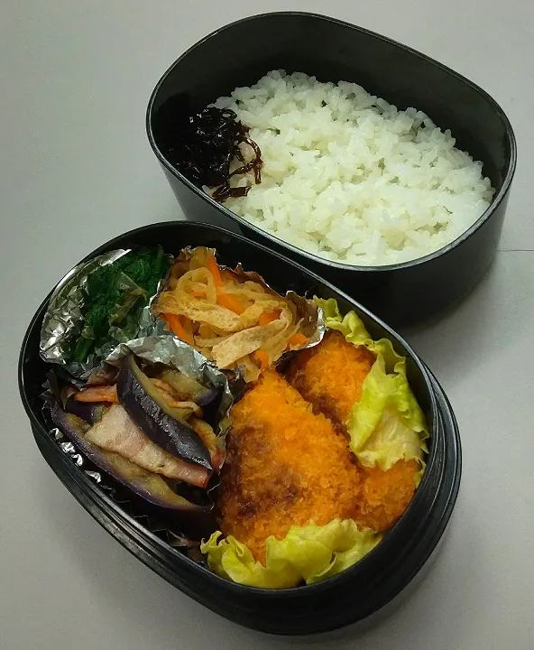 Snapdishの料理写真:6月5日のサラメシは白身魚フライ弁当(^^)|ニッパーさん