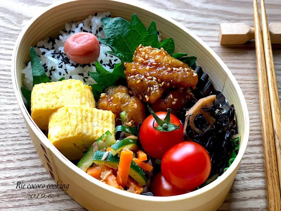 Snapdishの料理写真:唐揚げ甘辛弁当
 #わっぱ弁当  #旦那弁当 #お弁当|りえままキッチンさん