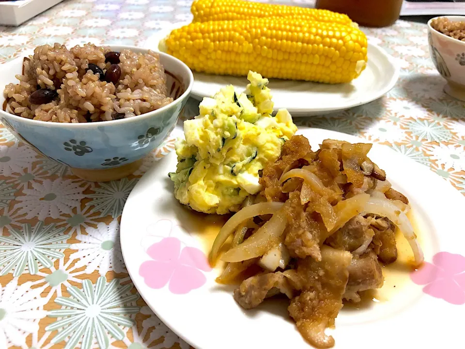 黒豆玄米ゴハン
豚の生姜焼き
ポテサラ
とうもろこし|FKTMPさん