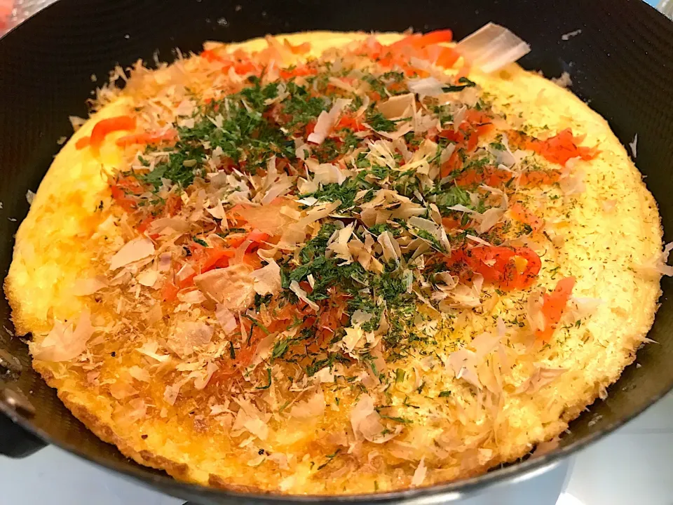 Snapdishの料理写真:長芋に卵混ぜてフワフワに泡だてて焼いただけの料理どす🍳ブレンダーの泡だて能力は凄いですわ😆|にゃあ（芸名）さん