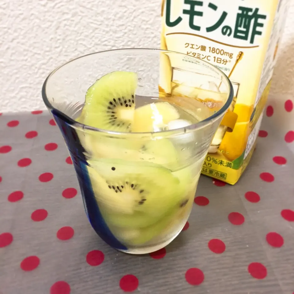 Snapdishの料理写真:レモンの酢のフルーツサイダー|renanatsuさん