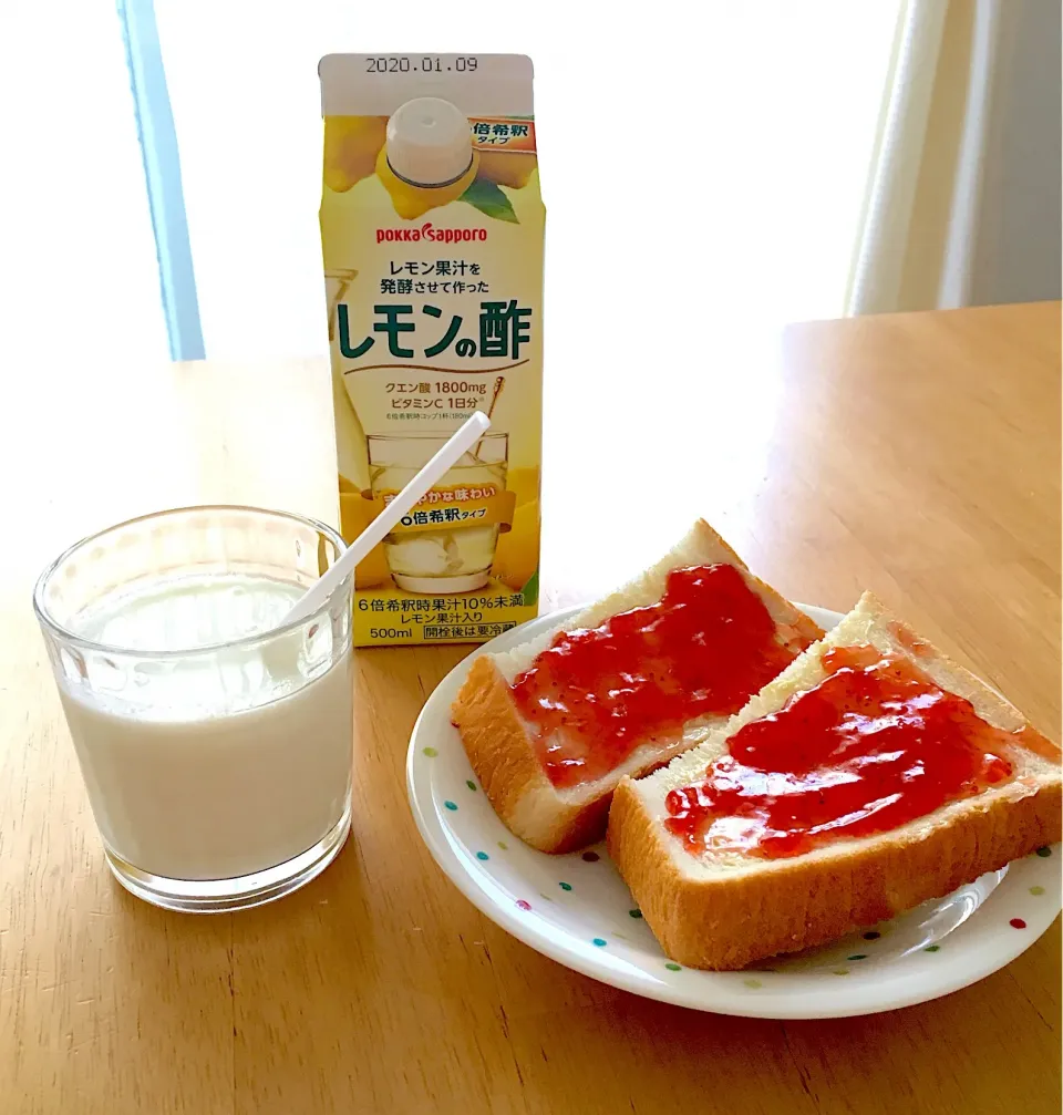 Snapdishの料理写真:【レモンの酢】で飲むヨーグルト風.｡.:✽・ﾟ|kie3さん