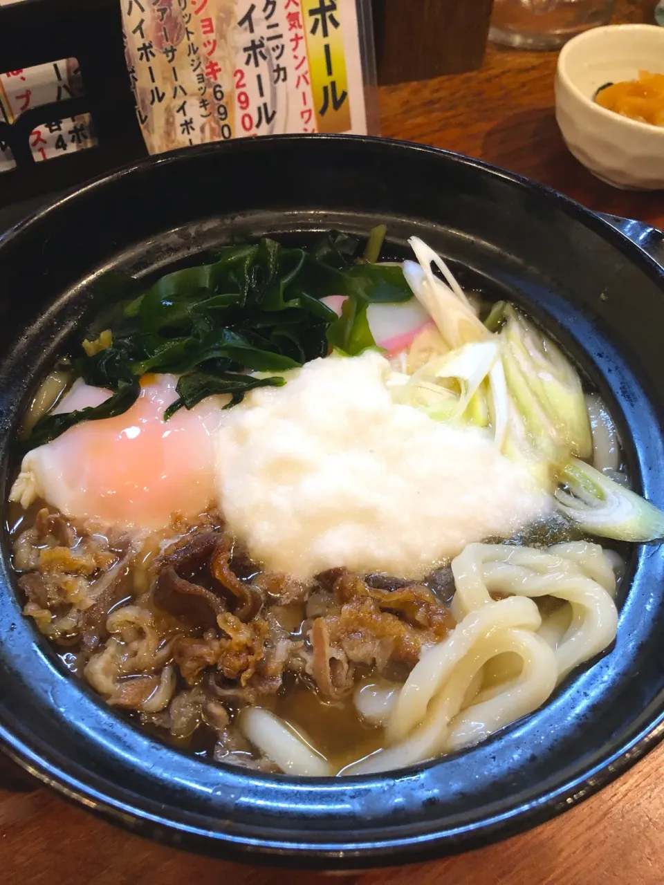 あたたかい山かけ月見肉うどん😋|すかラインさん