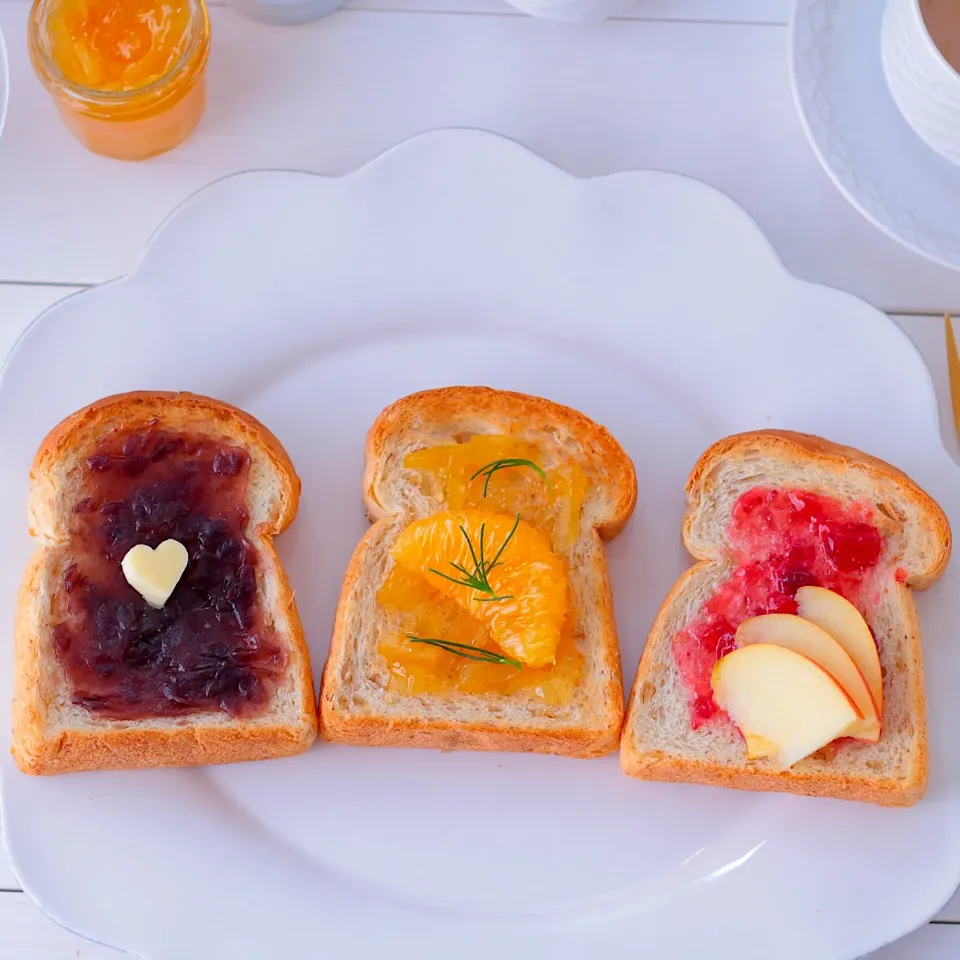 Snapdishの料理写真:3種のオープンサンド 🍞|kei  ( @kei.0408 )さん