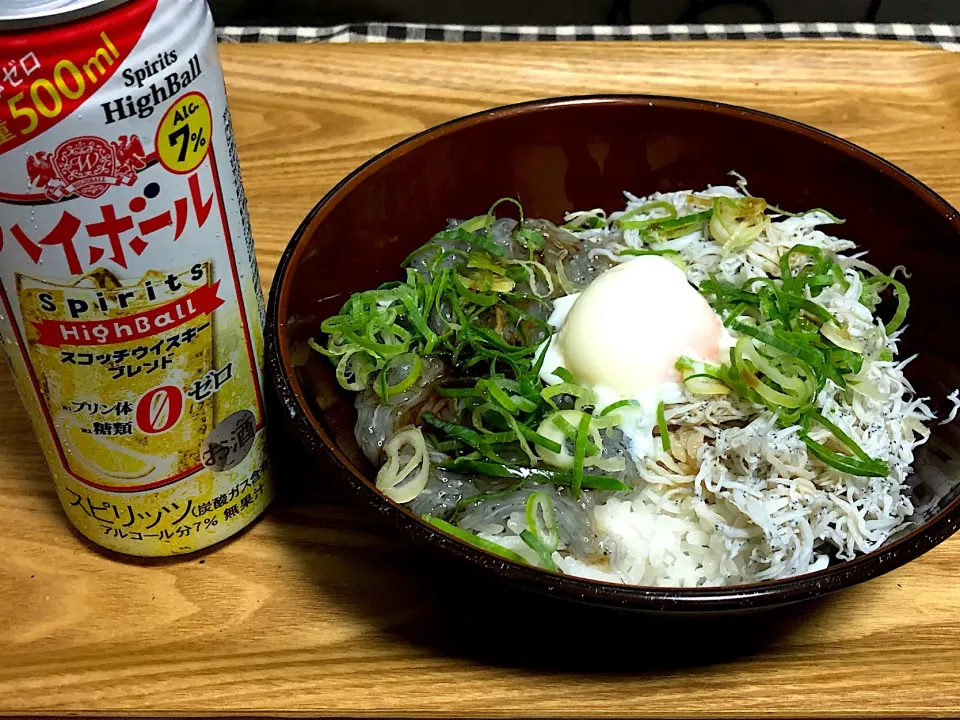 今日の夕食
☆生しらすと釜揚げしらす丼
☆ハイボール|まぁたんさん