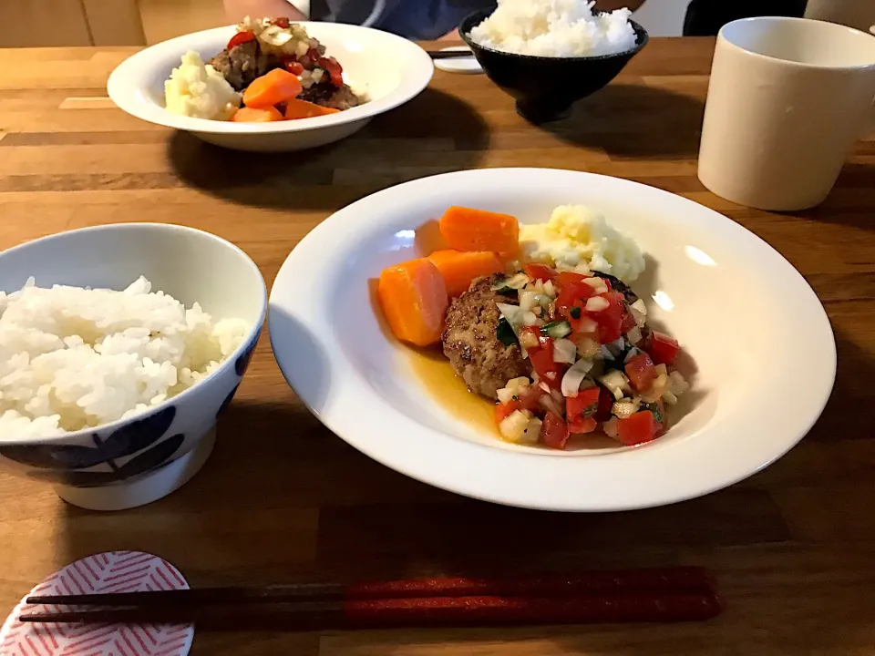 Snapdishの料理写真:豆腐ハンバーグ フレッシュ野菜ソース|chiさん