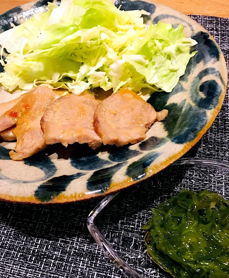 サミカさんの料理 桜央里さんの料理 お手軽にしっとり味噌焼豚❣️で夜ごはん✨|ミッチ☆ママさん