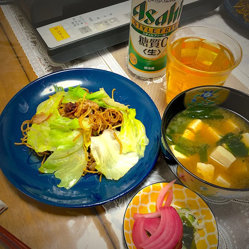 大磯屋さんの麺でレタス焼きそば|Yuko Kobayashiさん