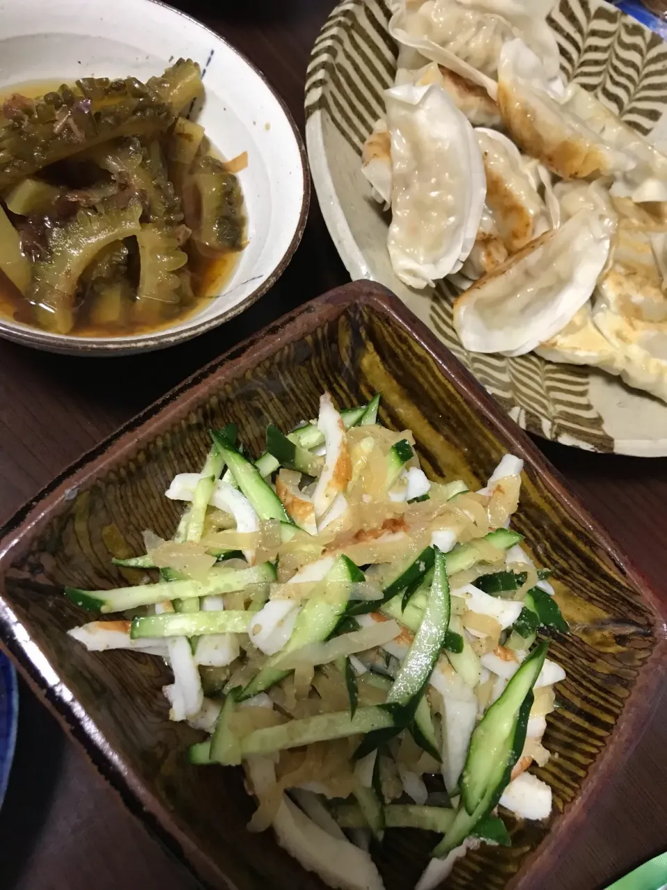 6月6日晩ご飯。餃子、クラゲの酢の物、ゴーヤの佃煮。|あやさん