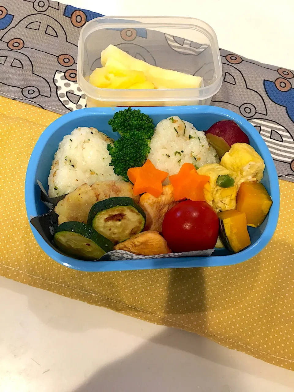 Snapdishの料理写真:6／7(金)幼稚園年少お弁当
タンドリーチキン|airi-nさん