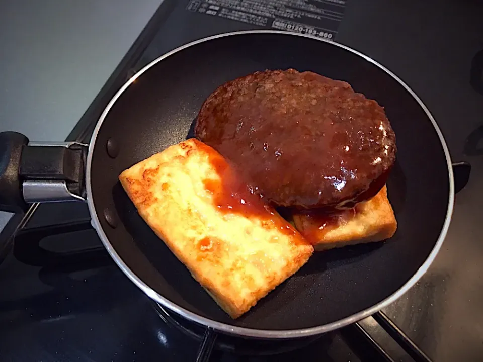 チキンハンバーグと絹揚げの煮込み
#チキンハンバーグ
#絹揚げ|Kojiさん