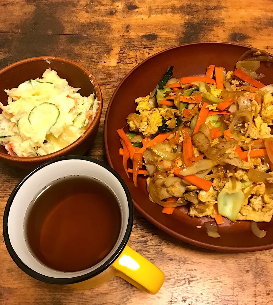 料理成長記
ポテチサラダ
卵と野菜(ジャガイモの皮入り)の中華炒め|ズボラさん