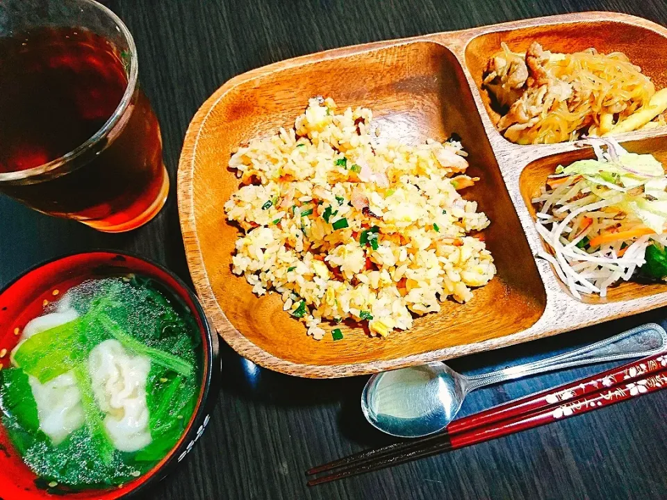 炒飯、姫たけのこの炒め物、サラダ、餃子スープ|サトリさん