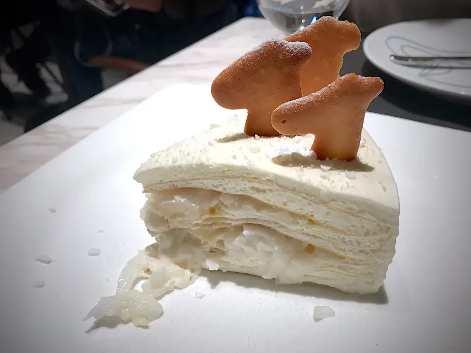 Fresh coconut crepe cake|Sky Blueさん