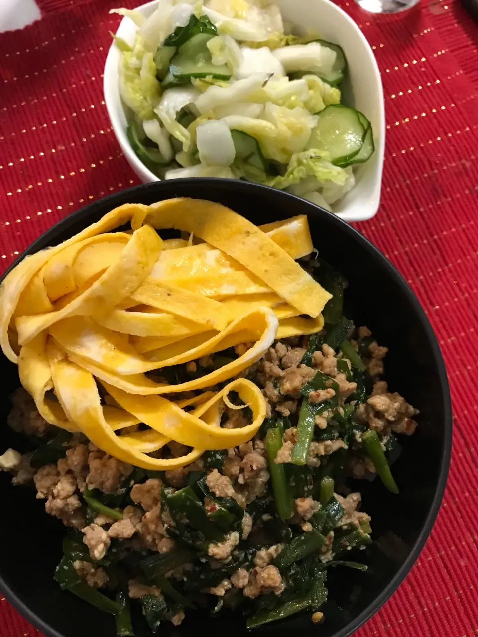 Snapdishの料理写真:ニラそぼろ丼  #旦那ごはん|I  まりこさん