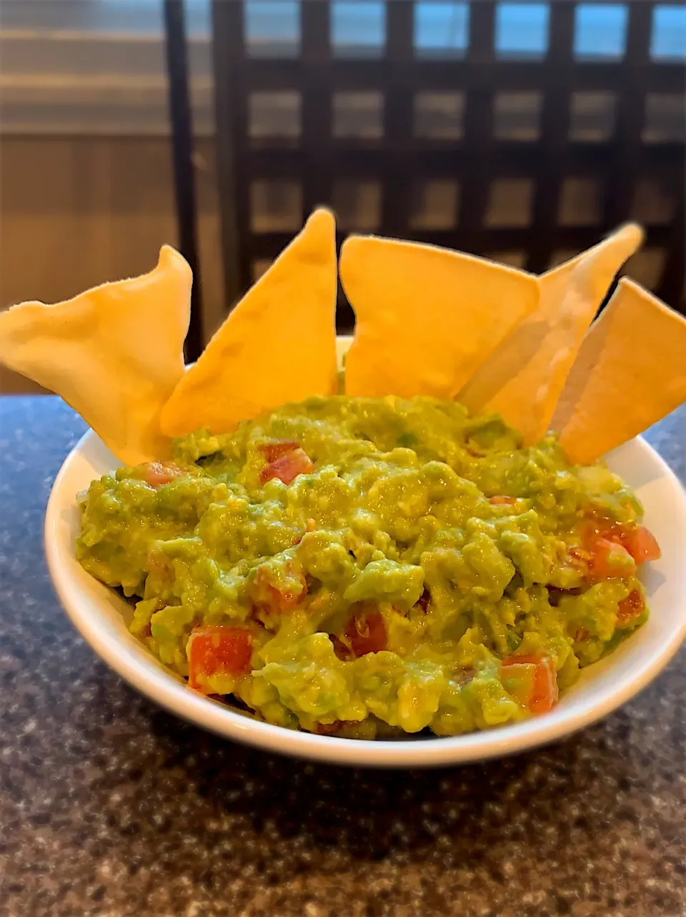 Guacamole & coconut chips 🥥|FitMomDoc19さん