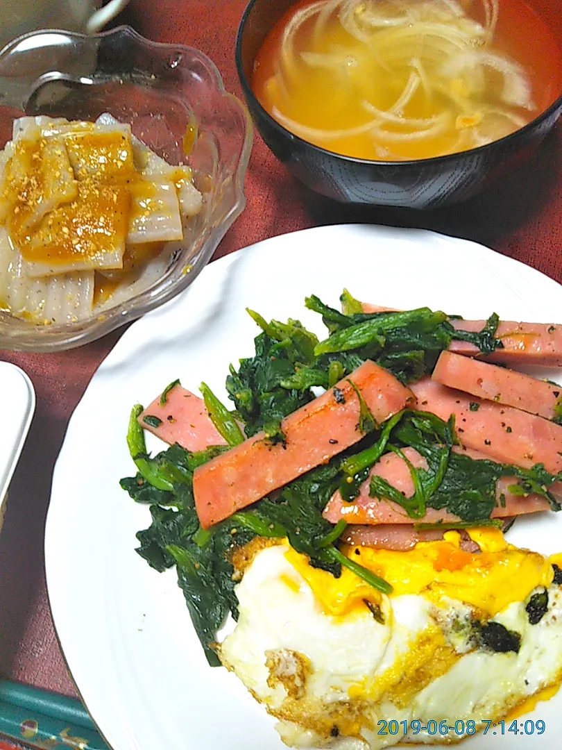 よねばーばの朝ごはん
ほうれん草とポークハムの炒め物、卵焼き添え
刺身蒟蒻酢味噌和え
玉ねぎの味噌汁
ご飯、コーヒー|yoneばーばさん