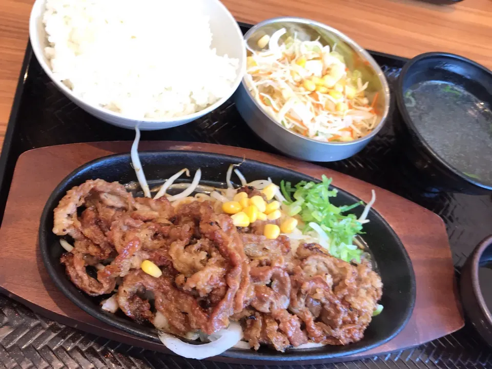 Snapdishの料理写真:カルビ定食🐮（ご飯大盛り）|まさとさん