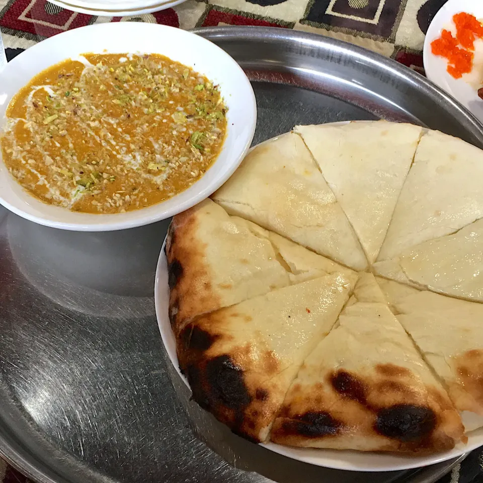 チキンコルマカレーとチーズナン🍛🧀|りりさん