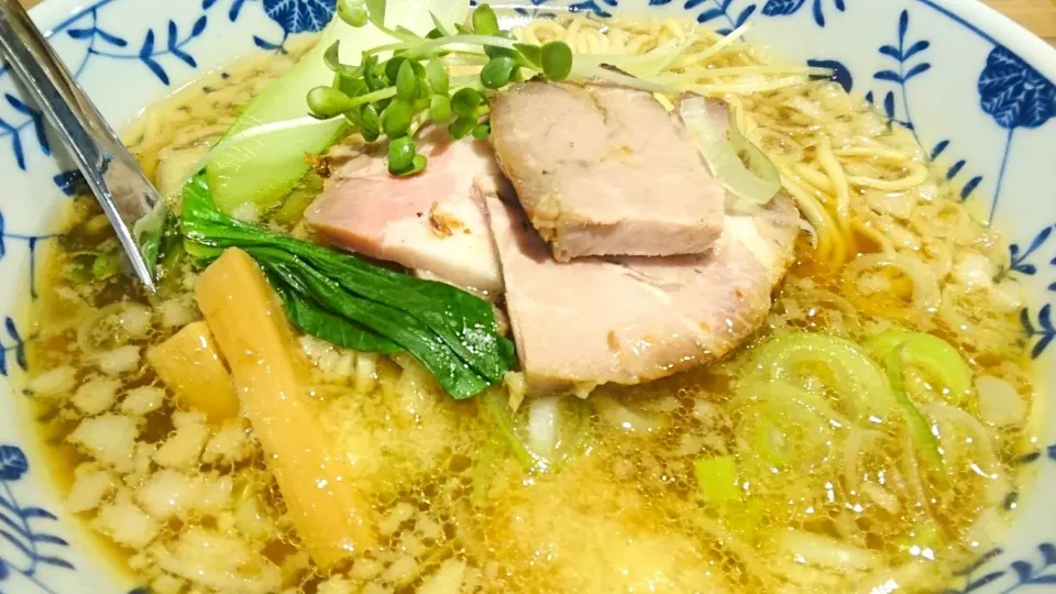 【2019年6月オープン】
Nii
生姜醤油ラーメン（800円）
＋鶏の甘辛温玉丼（ゆめぴりか、100円）
＠大塚
19110|大脇さん