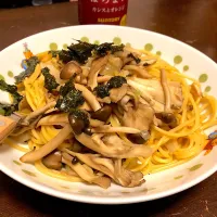 Snapdishの料理写真:6/9 よるごはん 和風パスタ|ssaさん