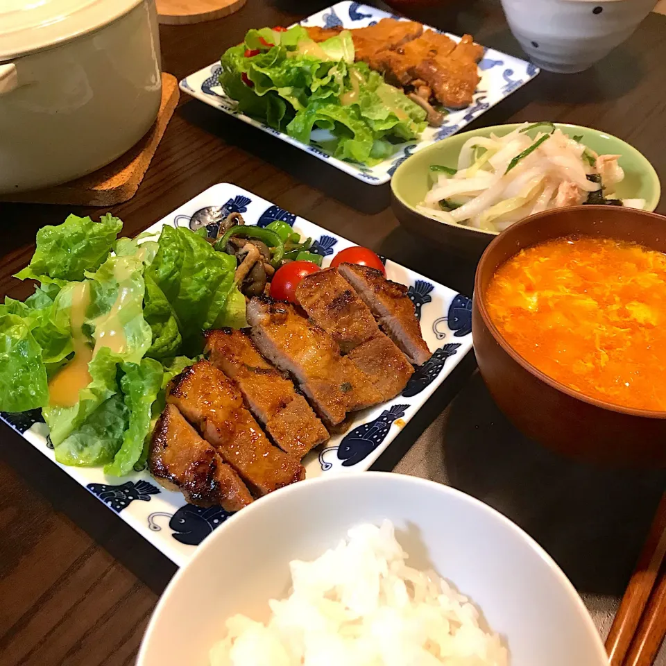 Snapdishの料理写真:豚肉の味噌漬け焼き、トマ玉スープ♪|いくさん