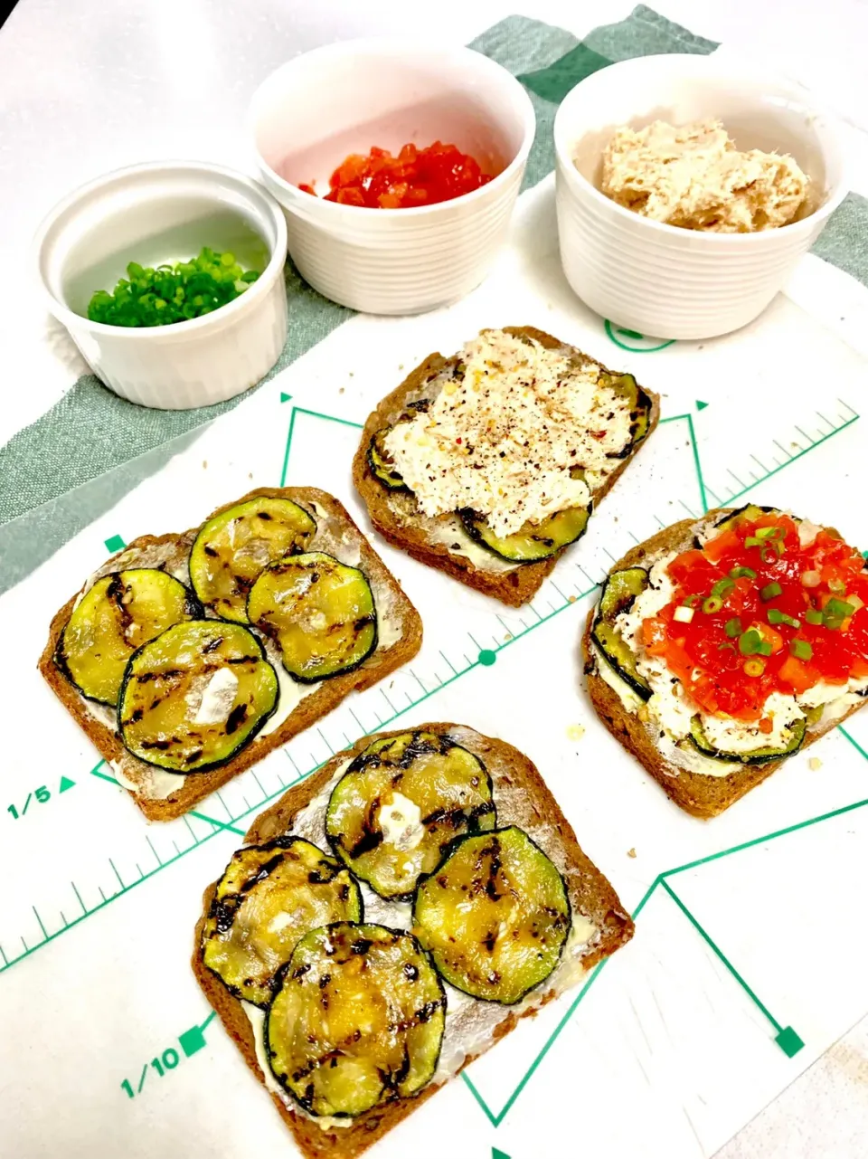 Homemade Salmon Paste Open-Faced Sandwiches|gonbenさん